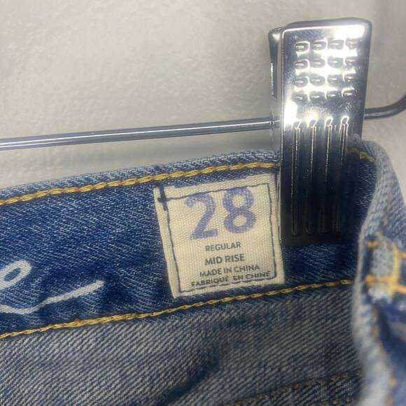 We The Free Mid Rise 3” Cut Off Medium Wash Denim Short Size 28‎ - Picture 5 of 6